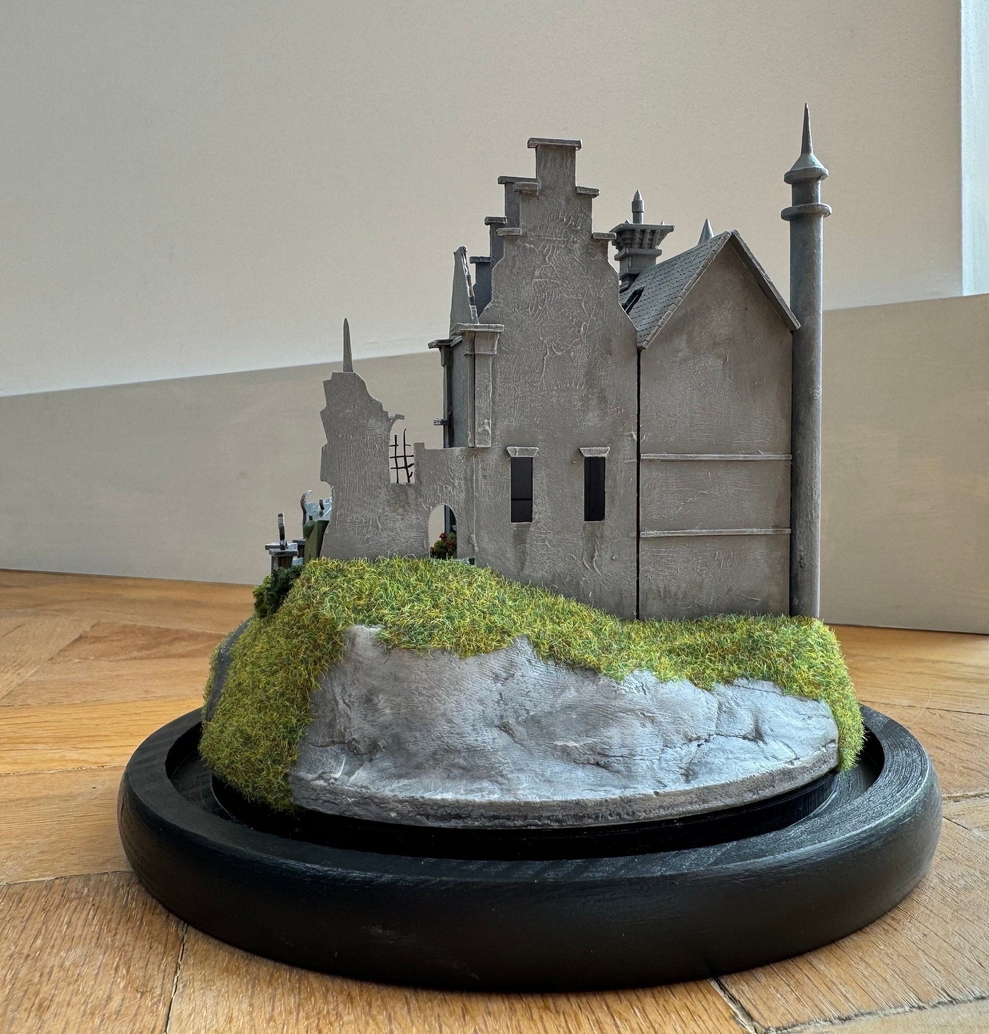 Model miniature Edward Scissorhands Castle in glass dome. Tim Burton